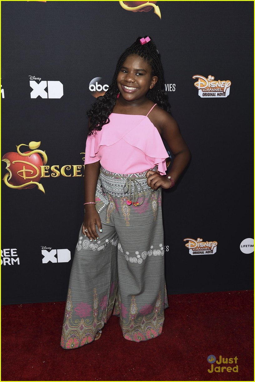 'Raven's Home' Star Navia Robinson Shines at 'Descendants 2' Premiere