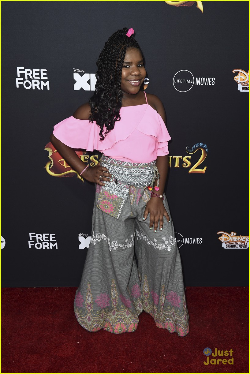 'Raven's Home' Star Navia Robinson Shines at 'Descendants 2' Premiere
