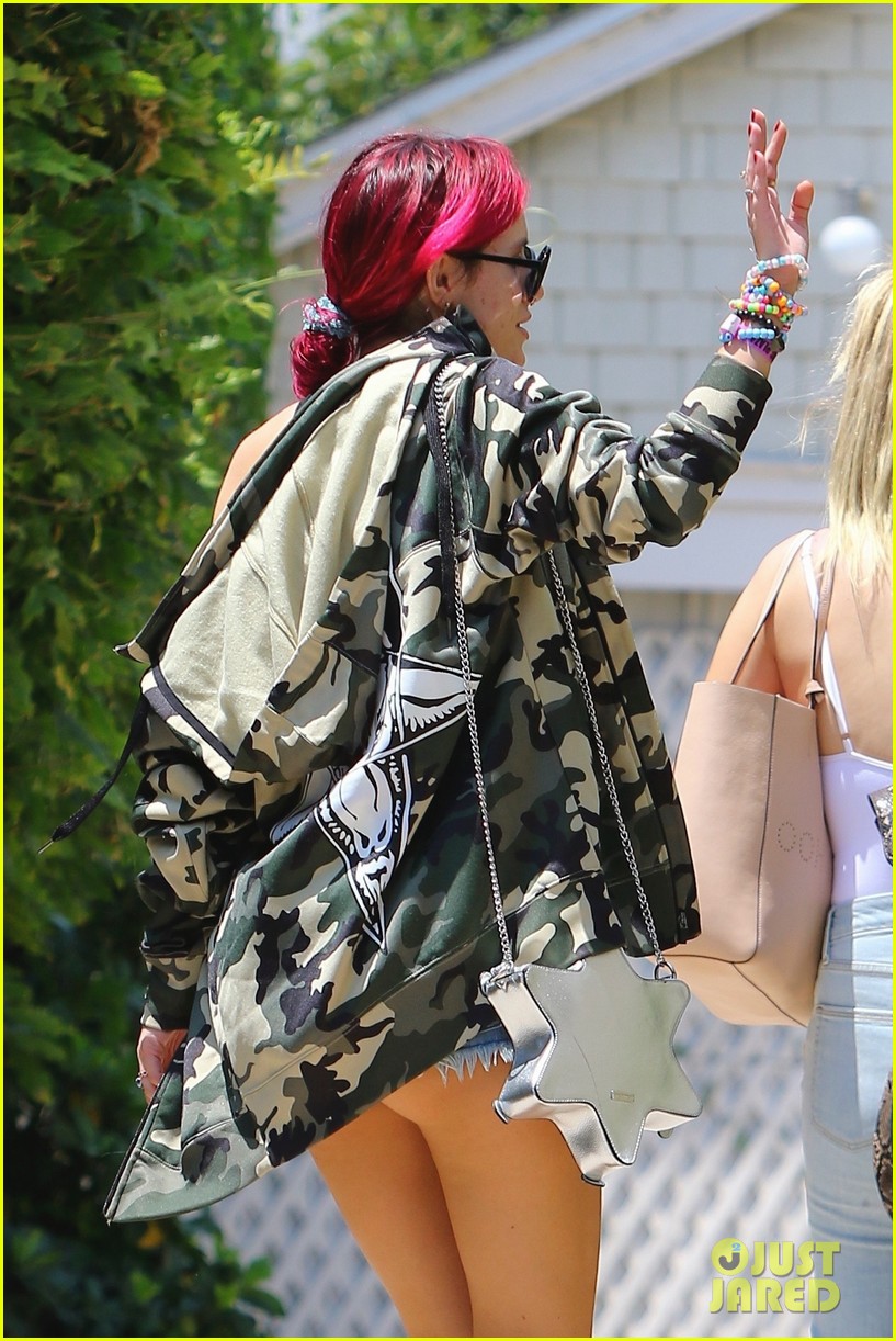 Bella Thorne Puts Her Hot Body on Display in LA!