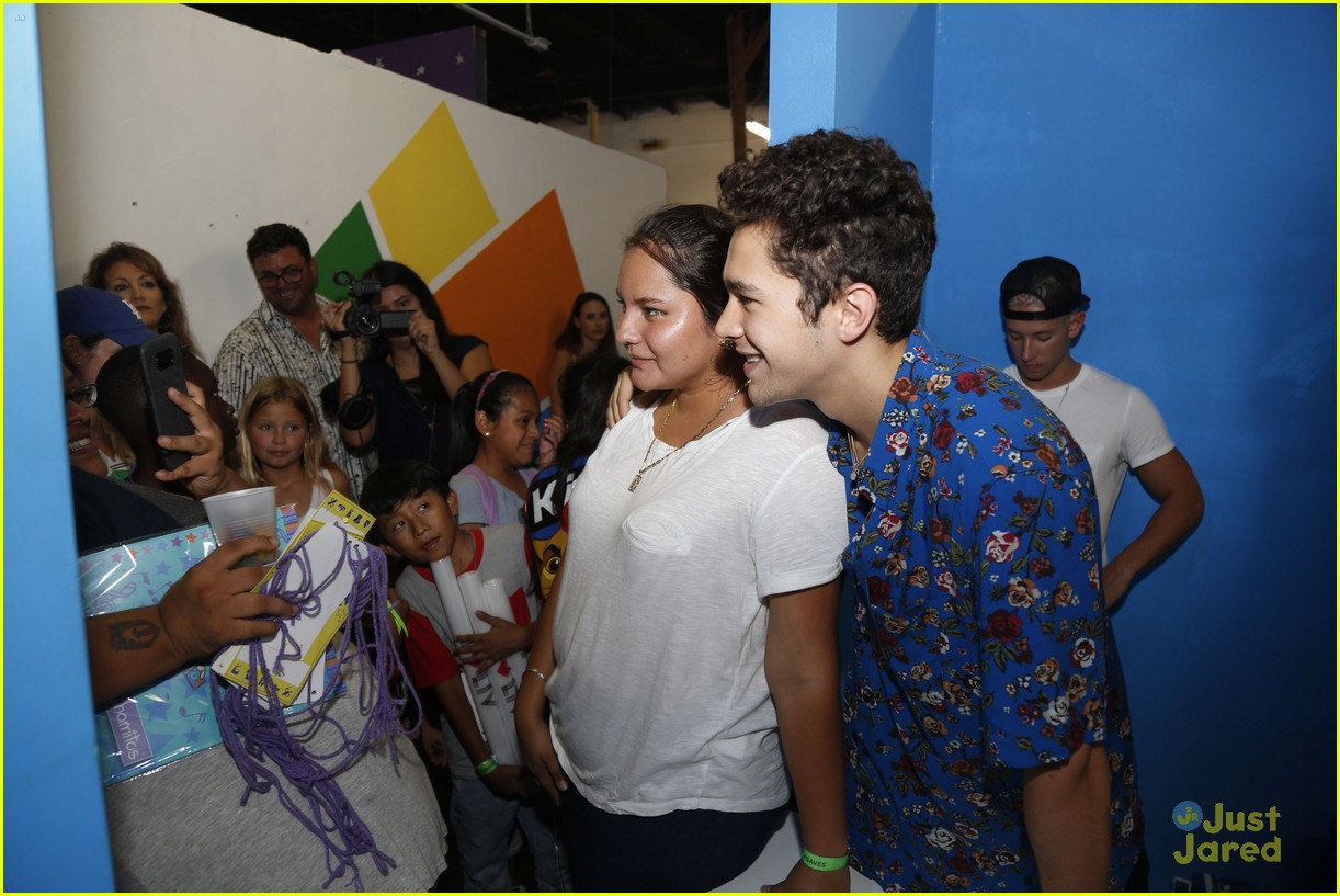 Austin Mahone Donates Over 100 Pairs of Shoes to Kids in South Florida