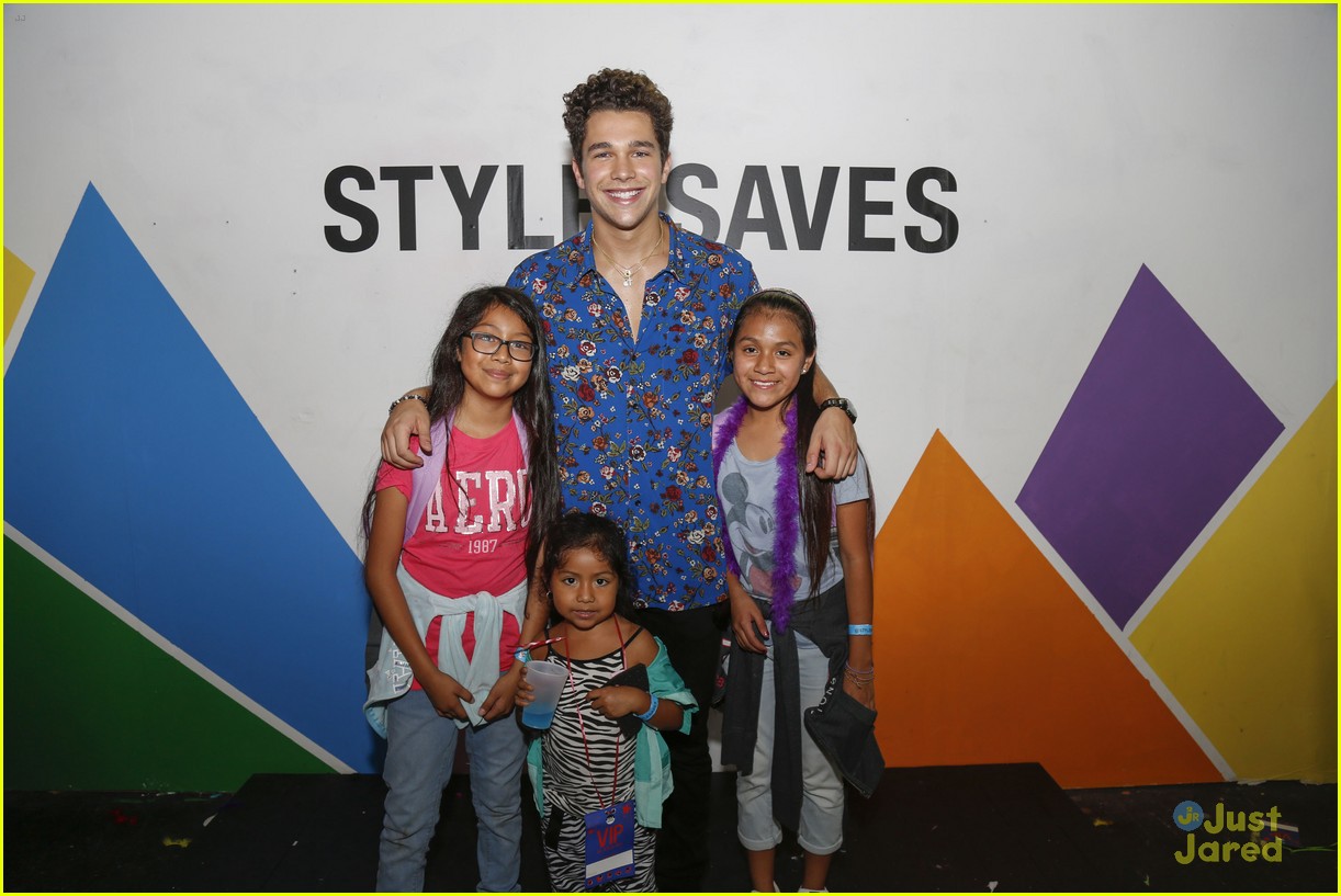 Austin Mahone Donates Over 100 Pairs of Shoes to Kids in South Florida