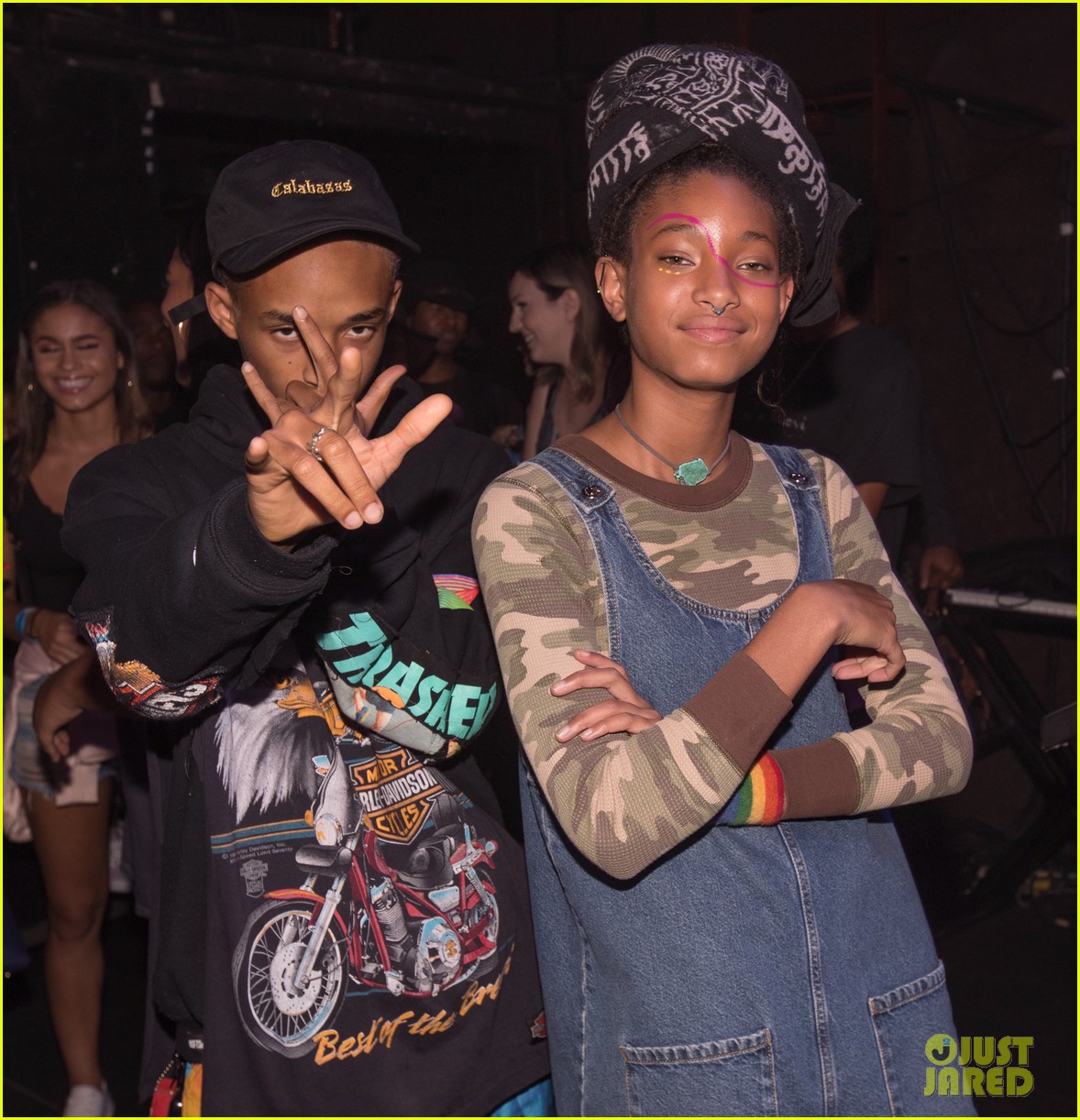 Willow Smith Leads The Pack At 2017 Girl Cult Festival!