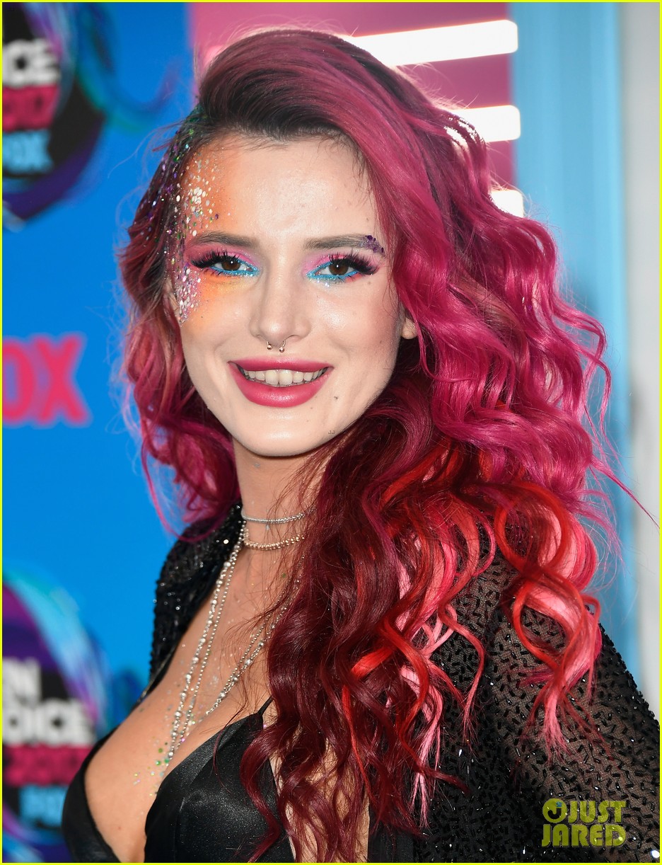 Bella Thorne's Teen Choice Awards 2017 Date is Her Dog!