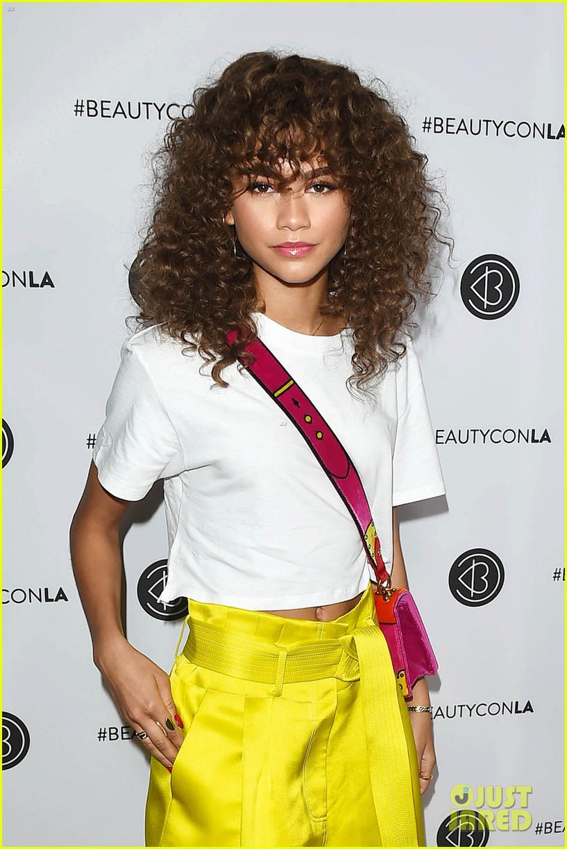 Zendaya & Yara Shahidi Meet Up at Day 1 of Beautycon Los Angeles