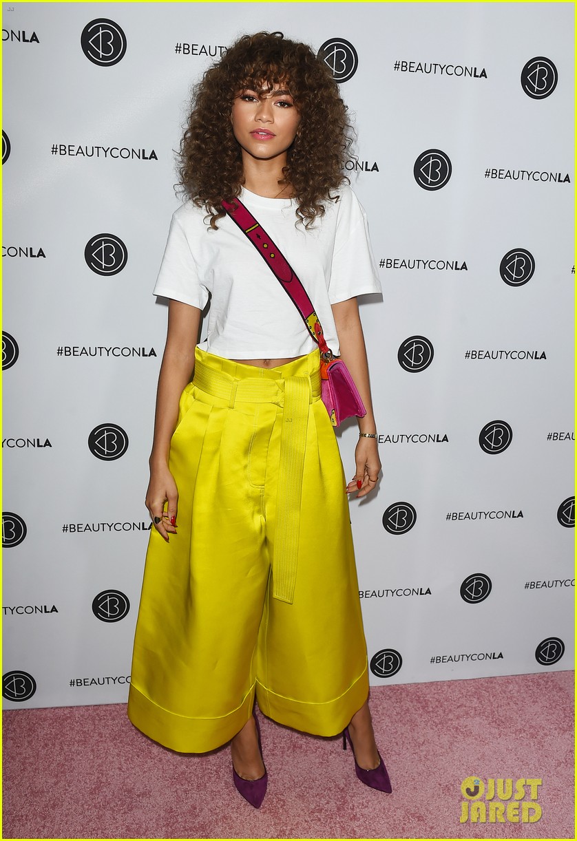 Zendaya & Yara Shahidi Meet Up at Day 1 of Beautycon Los Angeles