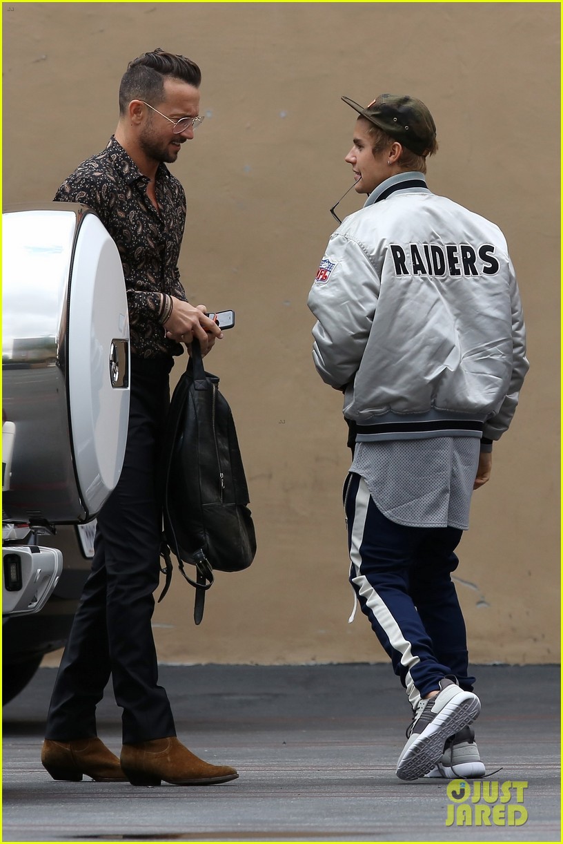 Justin Bieber Spends the Afternoon at the Studio