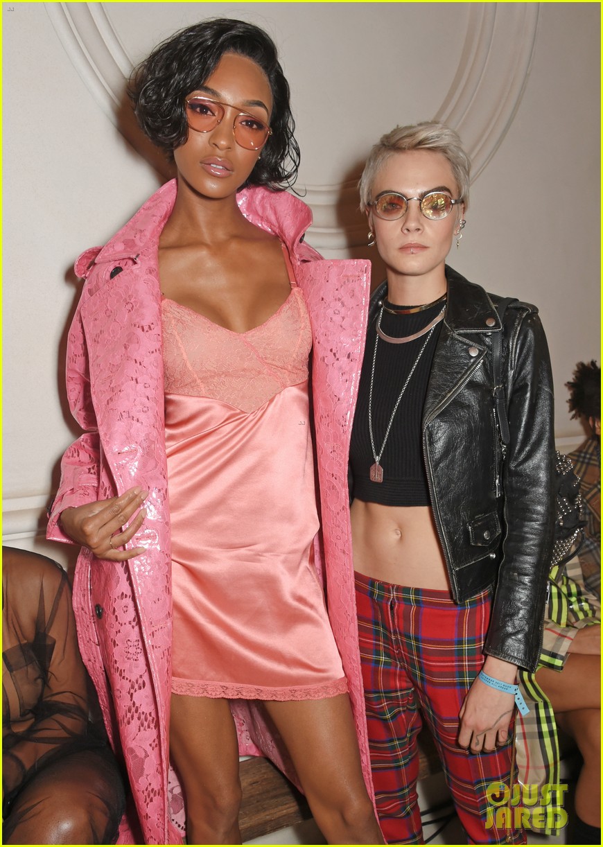 Kaia & Presley Gerber Walk in Burberry's LFW Show