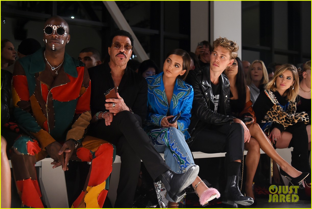 Vanessa Hudgens Sits Front Row at Fashion Week with Austin Butler!