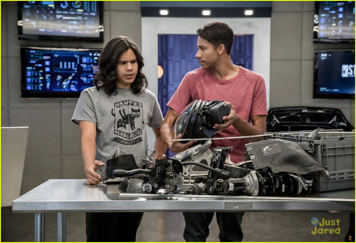 Barry & Iris Head to Couples Therapy on Tonight's 'The Flash'