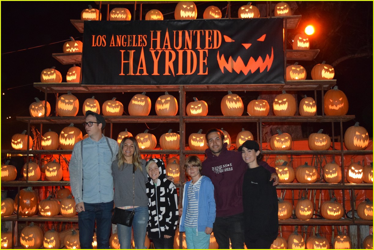 Madelaine Petsch & Travis Mills Couple Up for Scares at LA Haunted Hayride