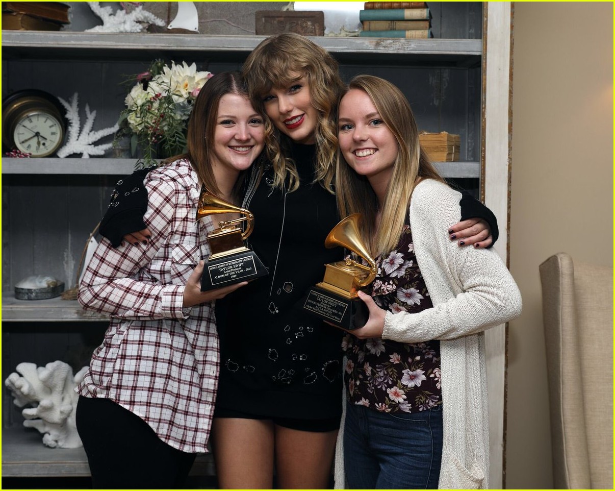 Taylor Swift Wears Snake Ring to Secret Session in Rhode Island (Photos)