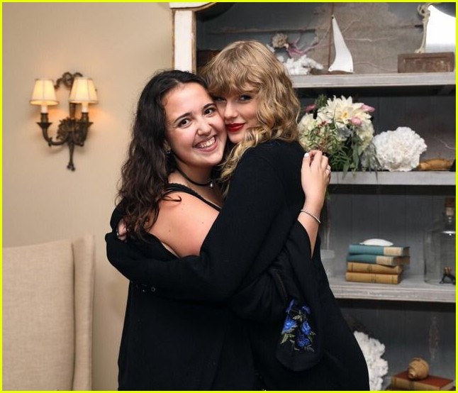 Taylor Swift Wears Snake Ring to Secret Session in Rhode Island (Photos)