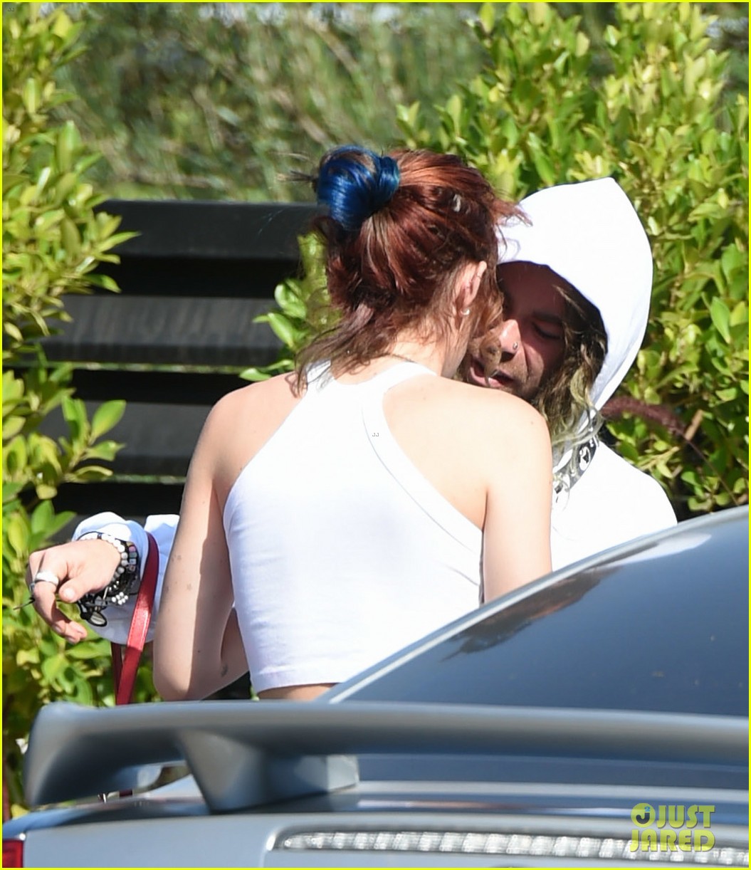 Bella Thorne & Mod Sun Team Up at Her Dance Practice!