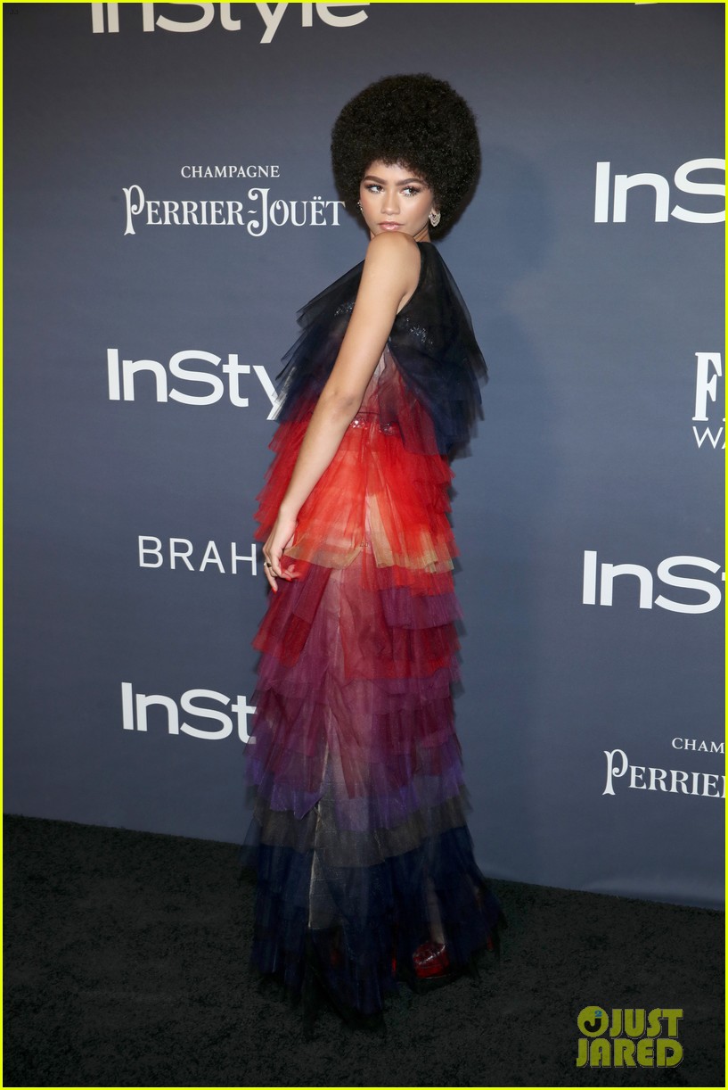 Zendaya, Elle Fanning, & Phoebe Tonkin Strut Their Stuff at InStyle Awards