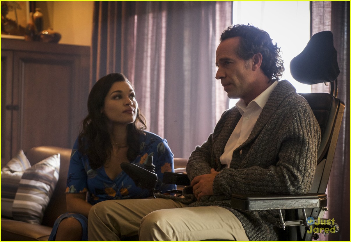 Candice Patton Previews Challenges Are Ahead for Barry & Iris on Tonight's 'The Flash'