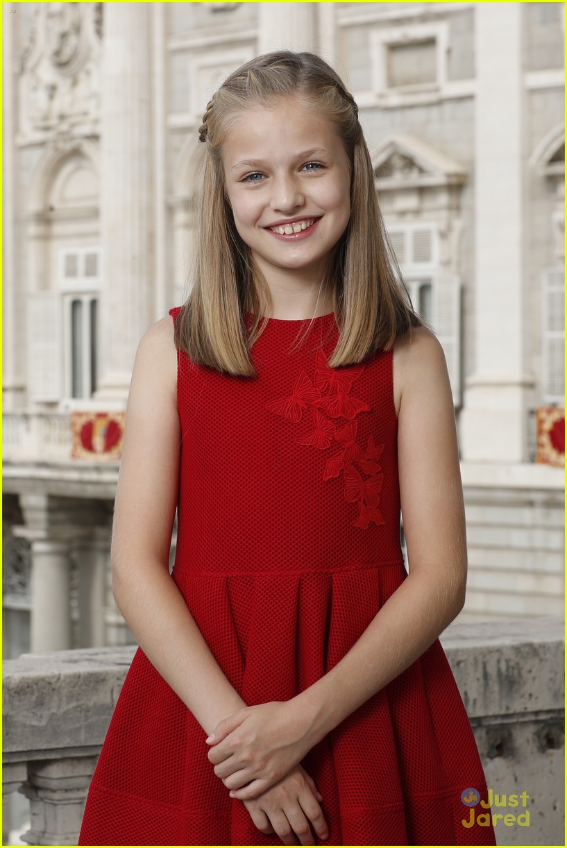Spain's Princess Leonor Gets First Official Portrait For 12th Birthday