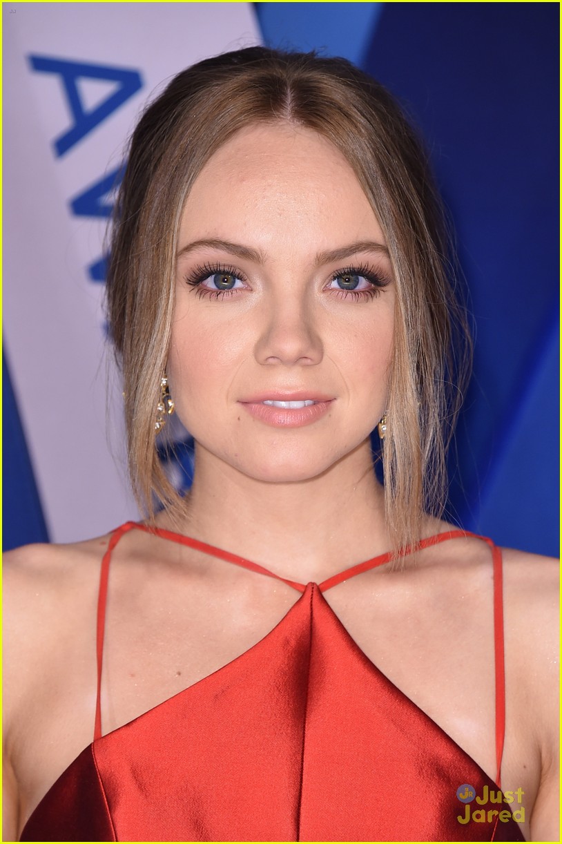 Danielle Bradbery Will Make Your Jaw Drop at CMA Awards 2017 with Maddie & Tae