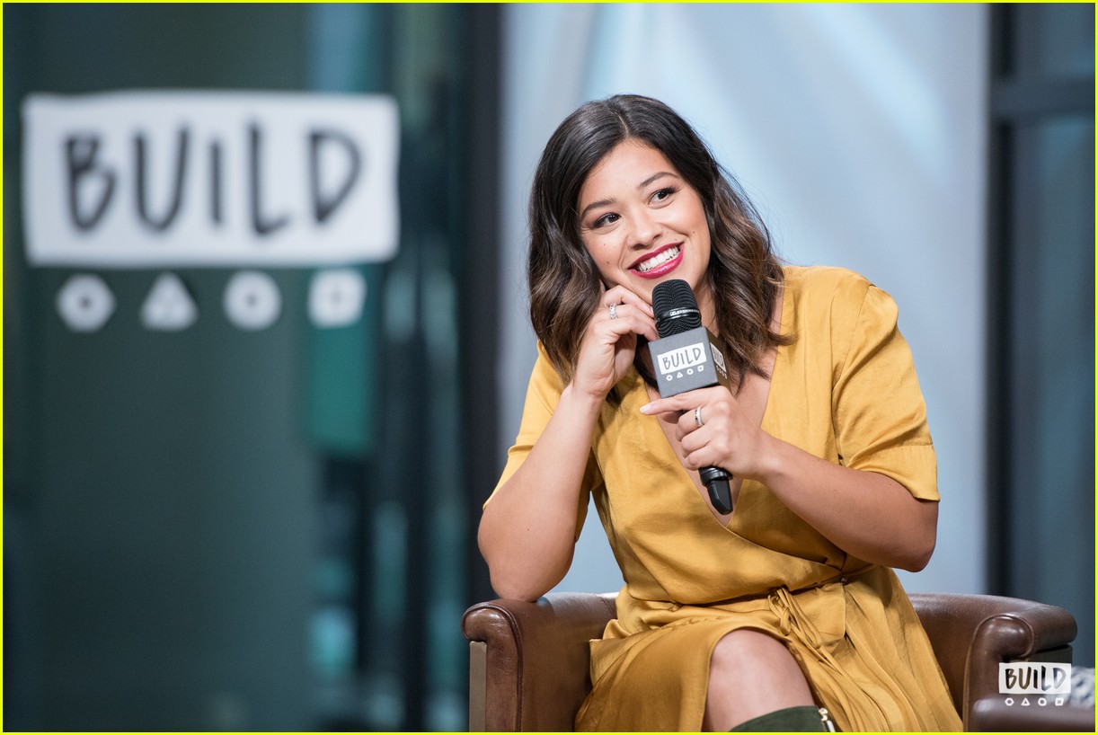 Gina Rodriguez Calls Voice Acting an 'Interestingly Lonely Experience' (Video)