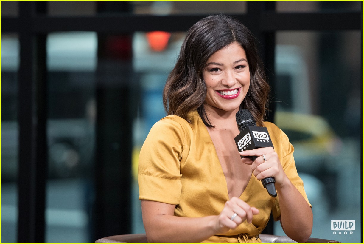 Gina Rodriguez Calls Voice Acting an 'Interestingly Lonely Experience' (Video)