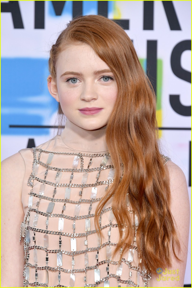 Sadie Sink, Caleb McLaughlin & Gaten Matarazzo Bring a Little 'Stranger Things' to AMAs 2017