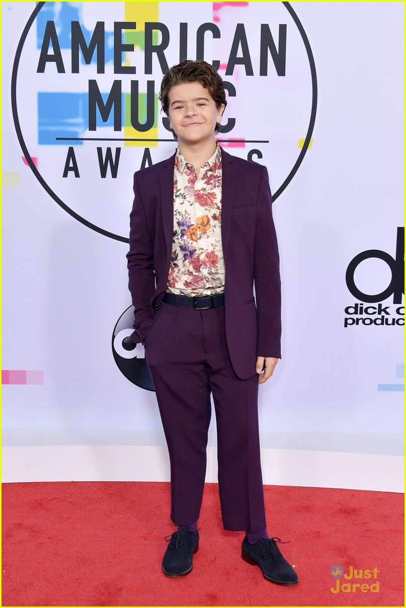 Sadie Sink, Caleb McLaughlin & Gaten Matarazzo Bring a Little 'Stranger Things' to AMAs 2017