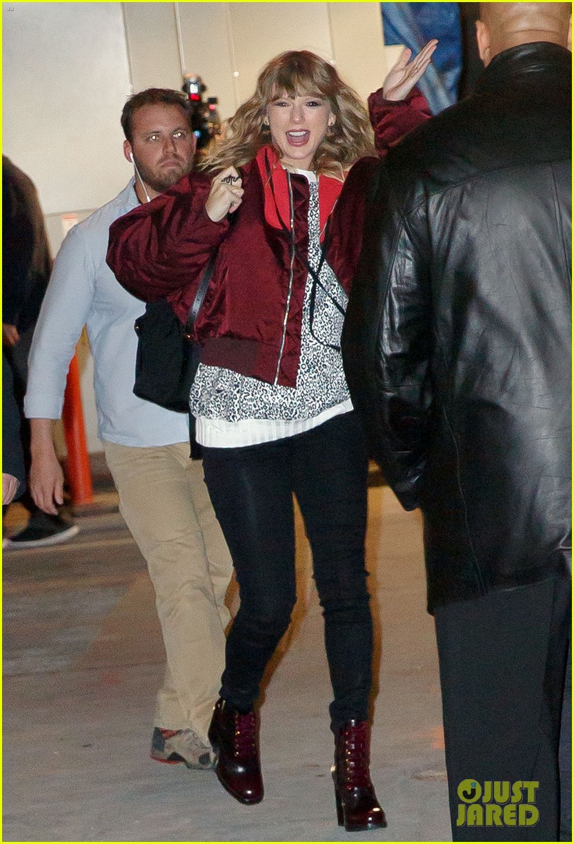 Taylor Swift is All Smiles While Hanging With Fans at Pop-Up Shop!