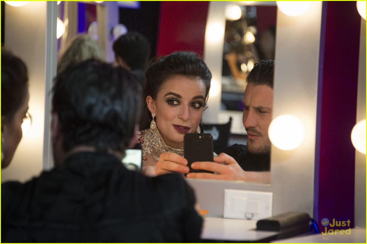 Victoria Arlen Sends Val Chmerkovskiy a Sweet Note After Scary Spasm on DWTS