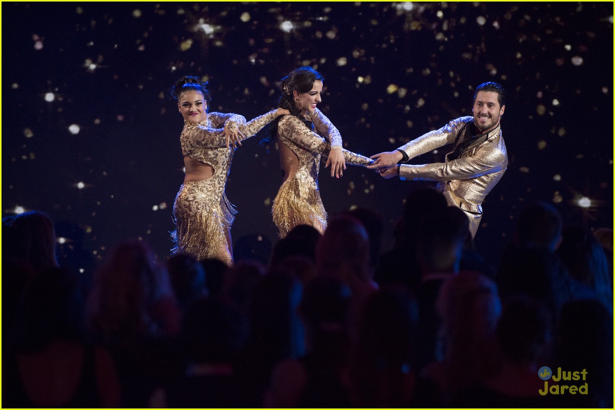 Victoria Arlen Sends Val Chmerkovskiy a Sweet Note After Scary Spasm on DWTS