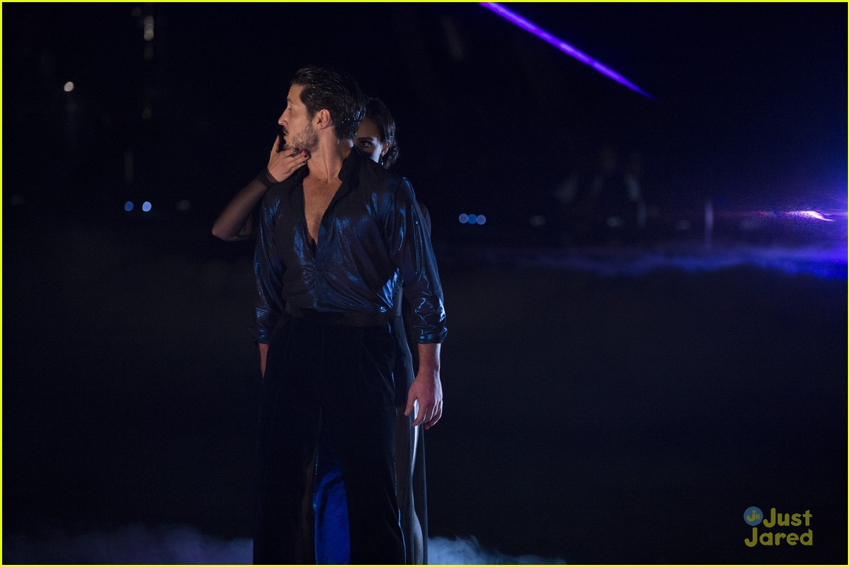 Victoria Arlen Sends Val Chmerkovskiy a Sweet Note After Scary Spasm on DWTS