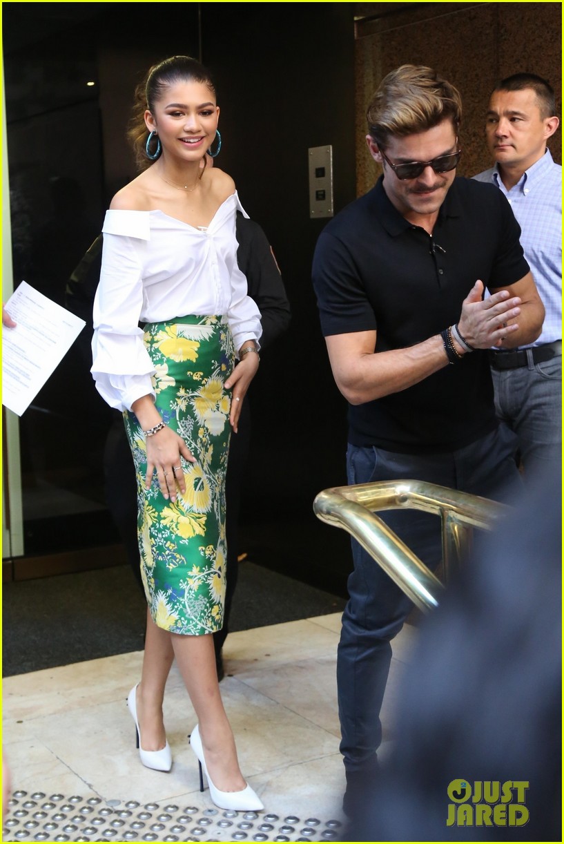 Zendaya Joins Zac Efron While Promoting 'The Greatest Showman' in Sydney