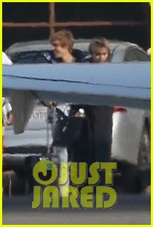 Selena Gomez Jets Out of Town with Rumored Boyfriend Justin Bieber!