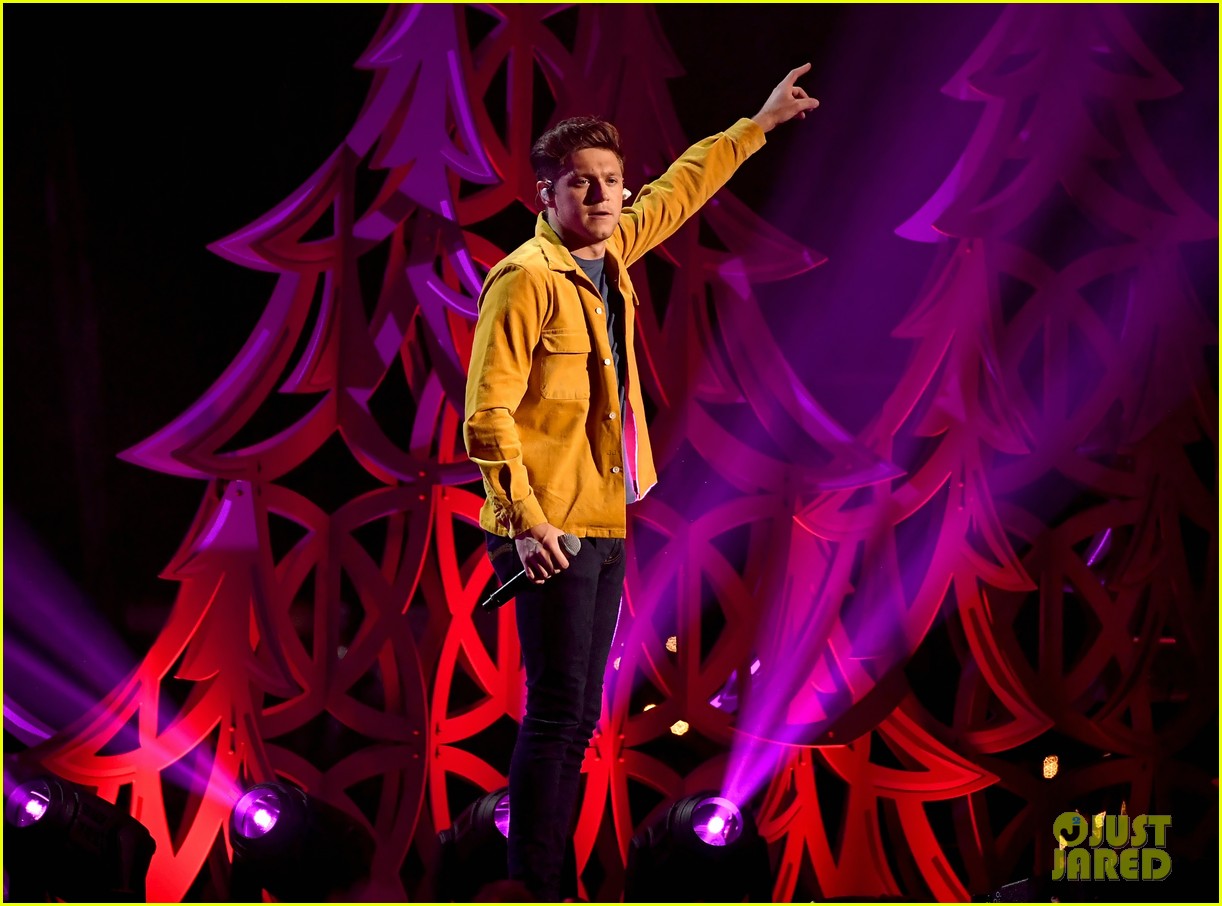 Lauren Jauregui Surprises Jingle Ball LA for 'Strangers' Performance with Halsey (Video)