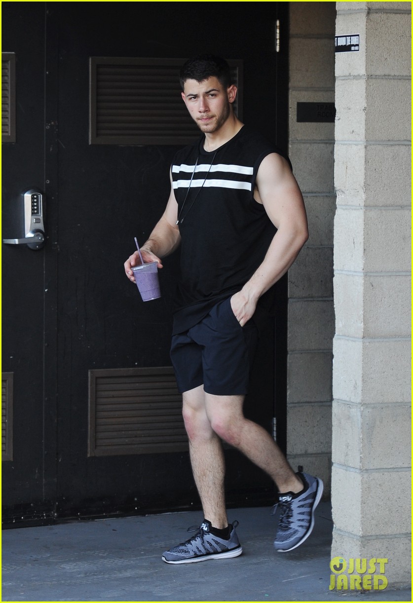 Nick Jonas' Muscles Look So Buff Even Before His Workout!