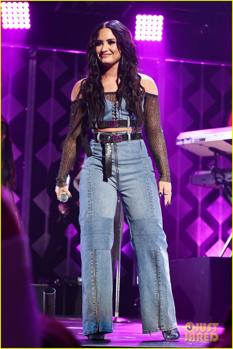 Camila Cabello's Pants Ripped During Her Z100 Jingle Ball 2017 Performance!