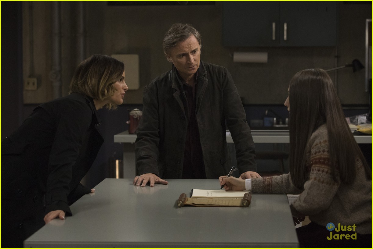 Cinderella's Step-Sister Anastasia Plays A Huge Part In Tonight's 'Once Upon A Time'