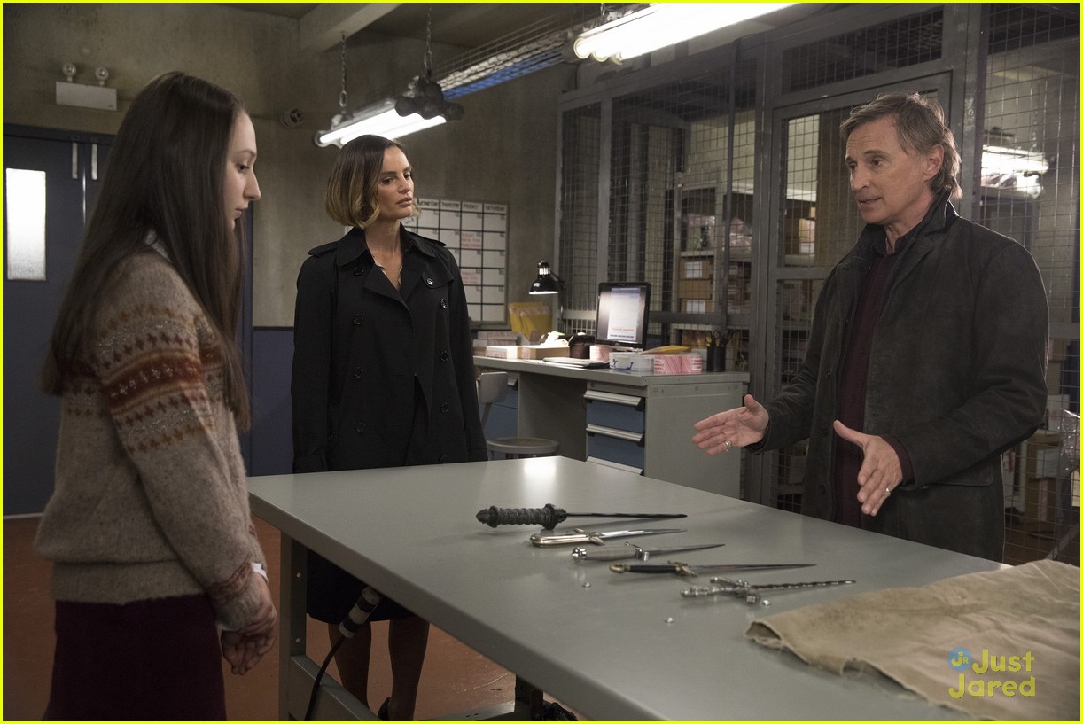 Cinderella's Step-Sister Anastasia Plays A Huge Part In Tonight's 'Once Upon A Time'