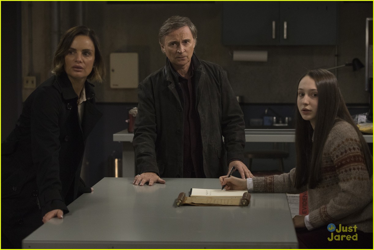 Cinderella's Step-Sister Anastasia Plays A Huge Part In Tonight's 'Once Upon A Time'