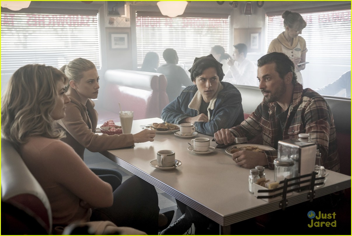 Veronica & Archie Takeover Betty & Jughead's Black Hood Investigation on 'Riverdale' Tonight