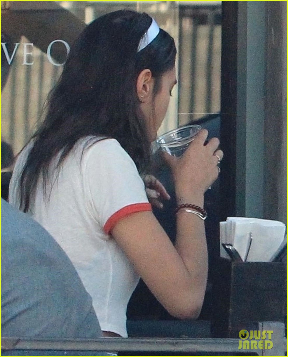 Are Ross Lynch & Courtney Eaton Back Together?! (Photos)