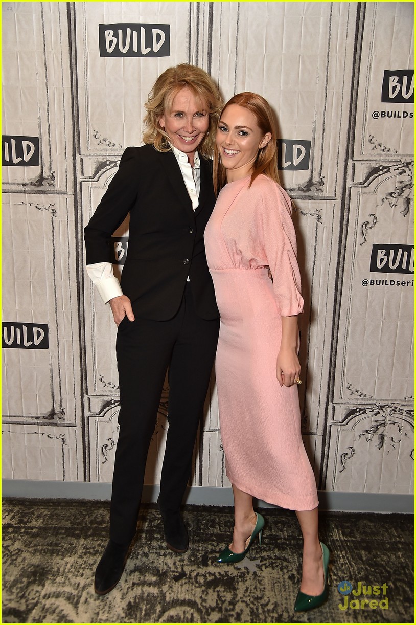 AnnaSophia Robb's Amazing Technicolor Dreamcoat Will Be The Only Thing You'll Dream About