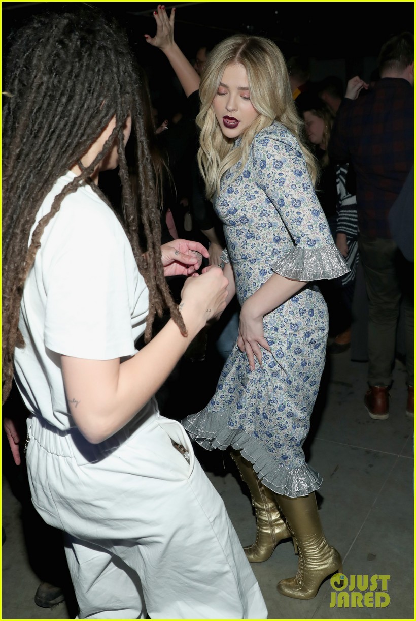 Chloe Moretz & Sasha Lane Bust a Move Together at Sundance 2018!
