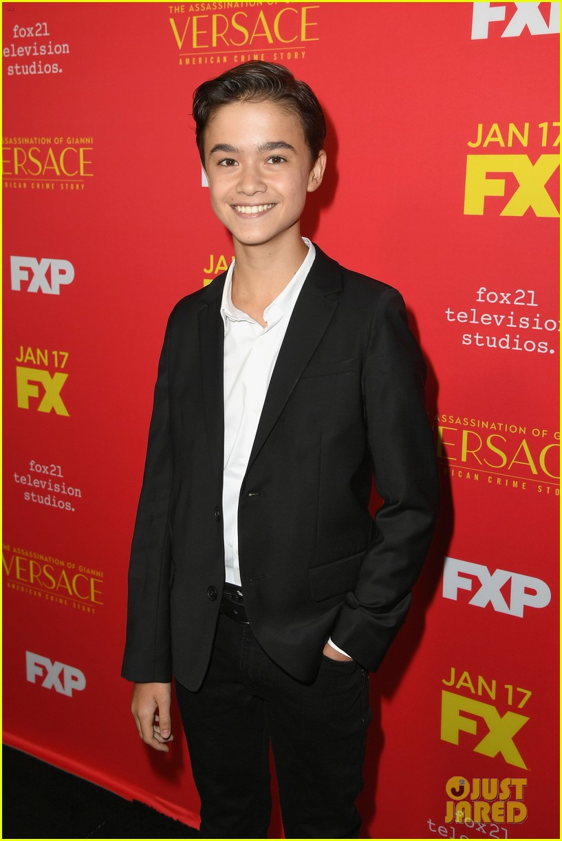 Lea Michele & Billie Lourd Have 'Scream Queens' Reunion at Darren Criss' 'Versace' Premiere