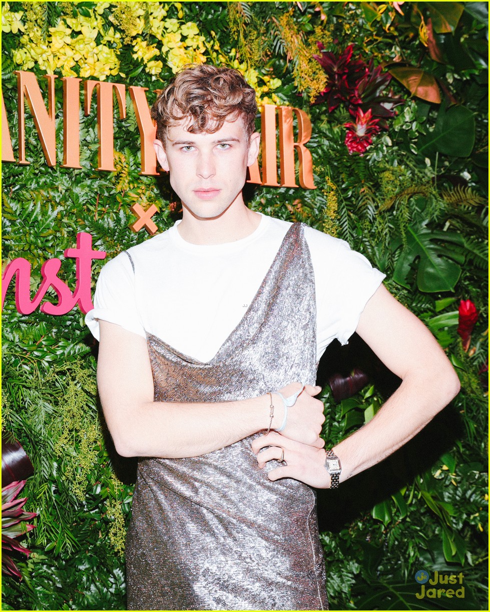 13 Reasons Why's Tommy Dorfman Rocks a Dress at Pre-Golden Globes Party