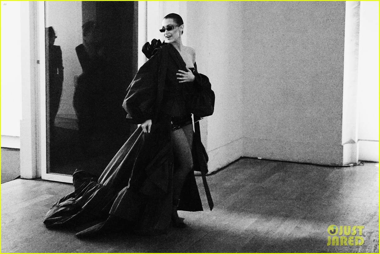 Bella Hadid Closes the Alexandre Vauthier Fashion Show