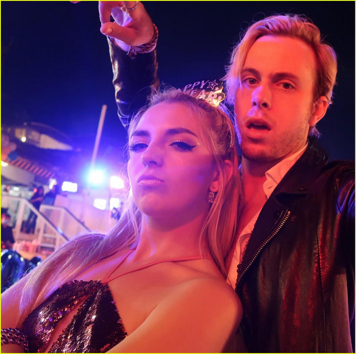 Rydel Lynch & Ellington Ratliff Have Real Life 'Tangled' Moment For New Year's!
