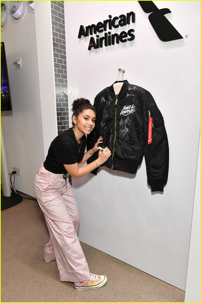 Alessia Cara & Julia Michaels Perform at Lucian Grainge's Pre-Grammys Showcase