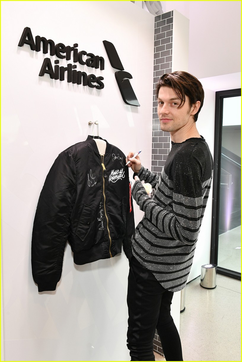 Alessia Cara & Julia Michaels Perform at Lucian Grainge's Pre-Grammys Showcase