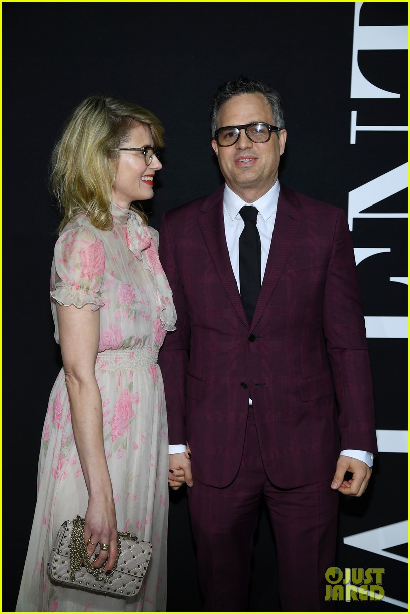 Joe Keery & Maika Monroe Make a Stylish Couple During Paris Fashion Week