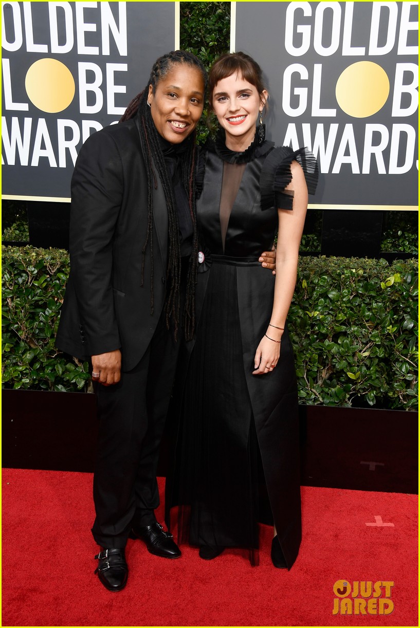 Emma Watson Reunites with Robert Pattinson at Golden Globes 2018!