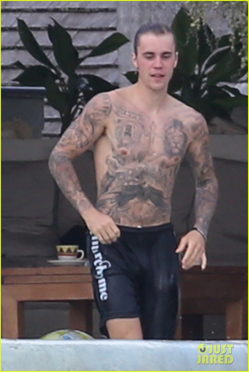 Selena Gomez Packs on PDA with Justin Bieber in New Photos from Jamaica!